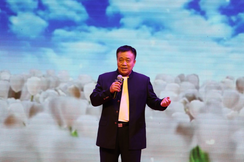 conew_儿行千里